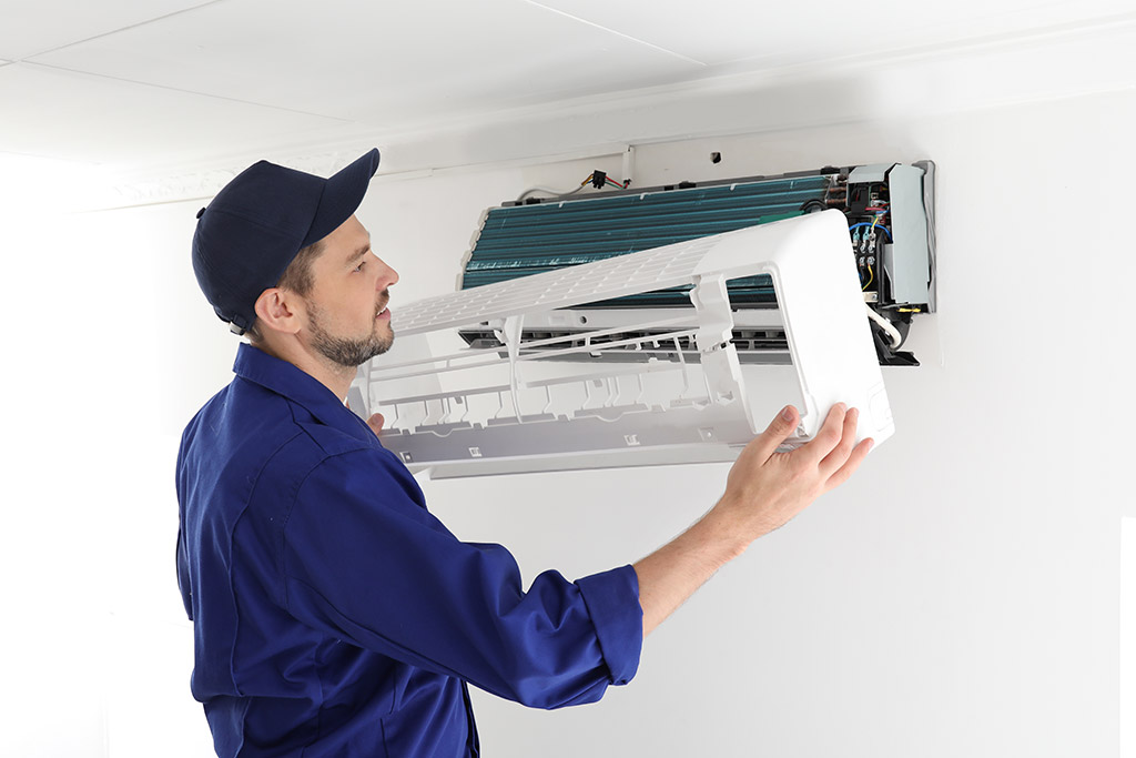 emergency ac repair technician